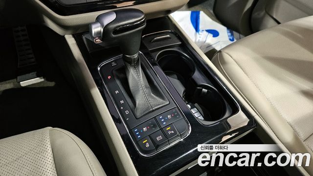 Kia Canival 2016 — photo 9