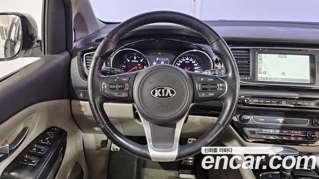 Kia Canival 2016 — photo 13