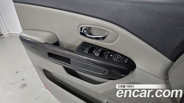 Kia Canival 2016 — photo 14
