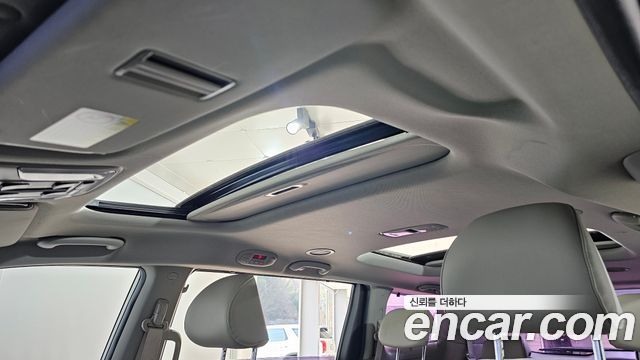 Kia Canival 2016 — photo 20