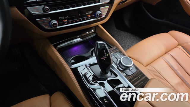 BMW 5-Series 2022 — photo 9