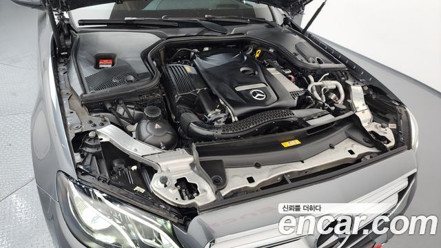 Mercedes-Benz E-Class 2017 — photo 6
