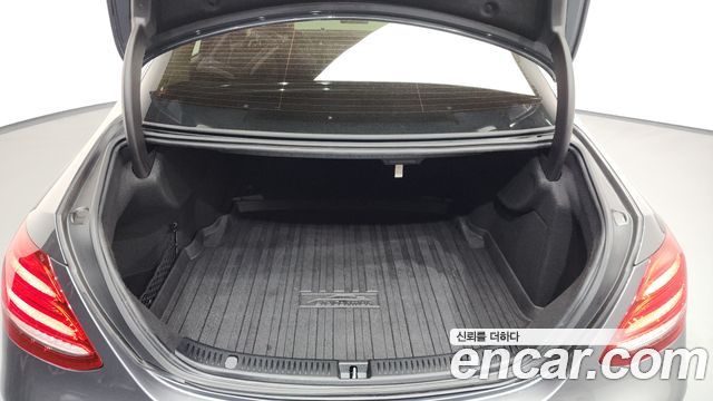 Mercedes-Benz E-Class 2017 — photo 20