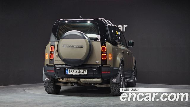 Land Rover Defender 2022 — photo 4