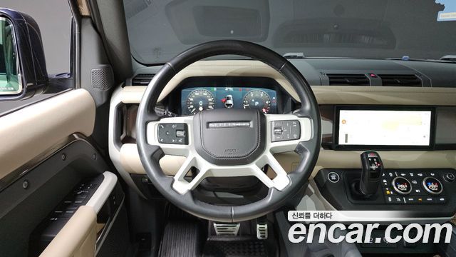 Land Rover Defender 2022 — photo 13