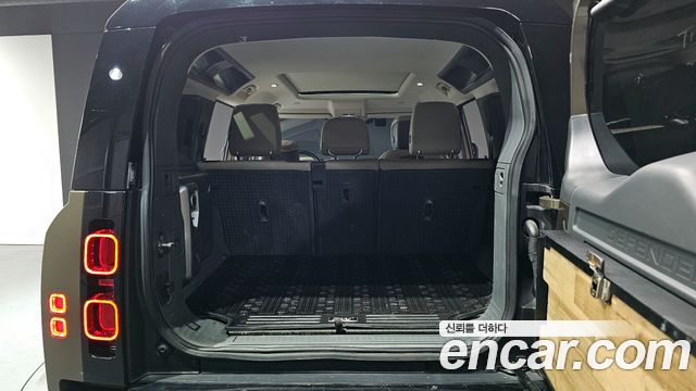 Land Rover Defender 2022 — photo 20
