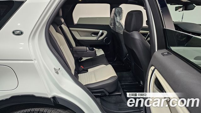 Land Rover Discovery Sport 2024 — photo 12