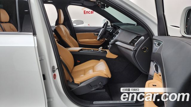 Volvo XC90 2023 — photo 11