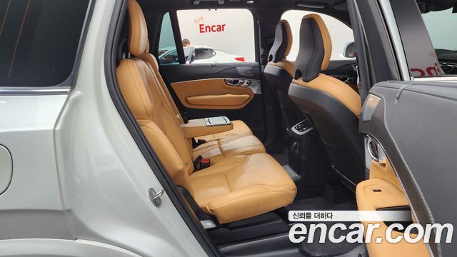 Volvo XC90 2023 — photo 12