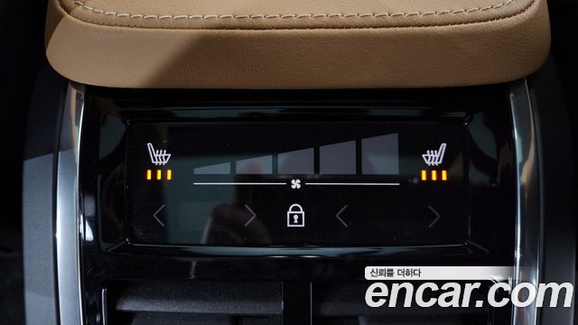 Volvo XC90 2023 — photo 19