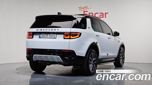 Land Rover Discovery Sport 2025 — photo 2