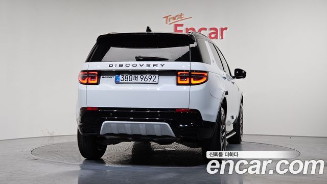 Land Rover Discovery Sport 2025 — photo 4