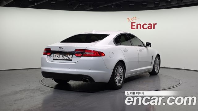 Jaguar XF 2015 — photo 2