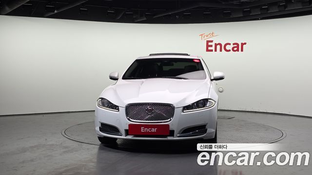 Jaguar XF 2015 — photo 3