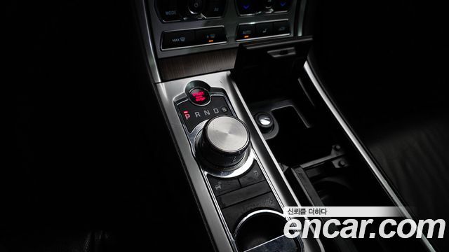 Jaguar XF 2015 — photo 9