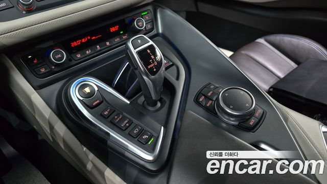 BMW i8 2016 — photo 9