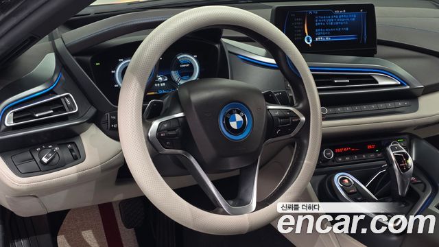 BMW i8 2016 — photo 12