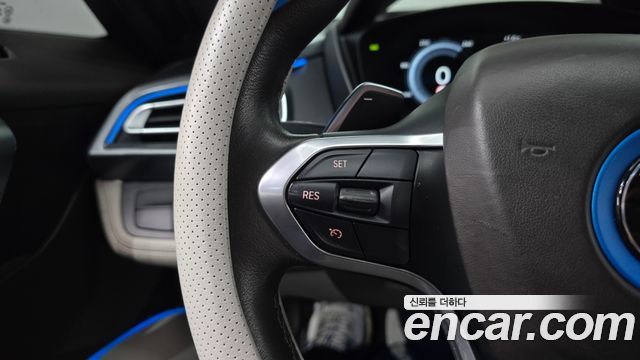 BMW i8 2016 — photo 13