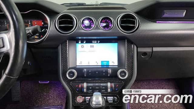 Ford Mustang 2018 — photo 14