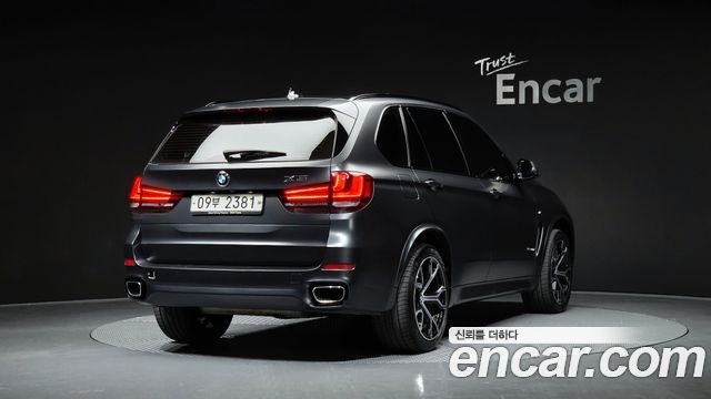 BMW X5 2018 — photo 2