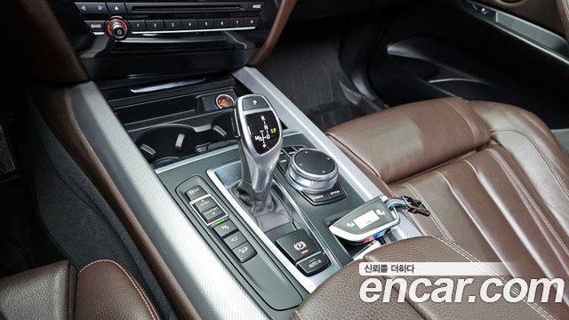 BMW X5 2018 — photo 9