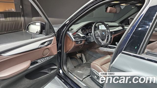 BMW X5 2018 — photo 11