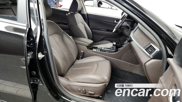 Kia K5 2019 — photo 11