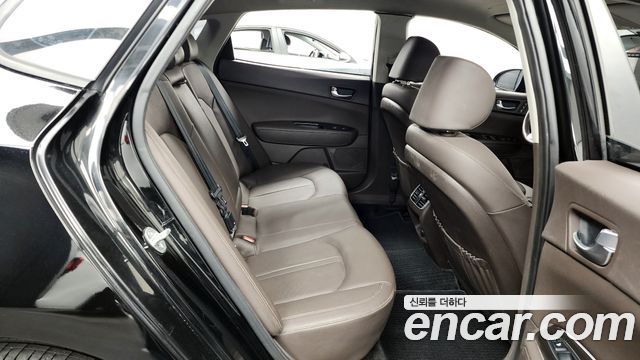 Kia K5 2019 — photo 12