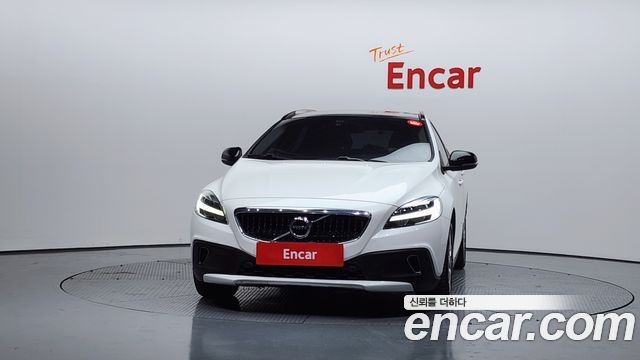 Volvo V40 2018 — photo 3