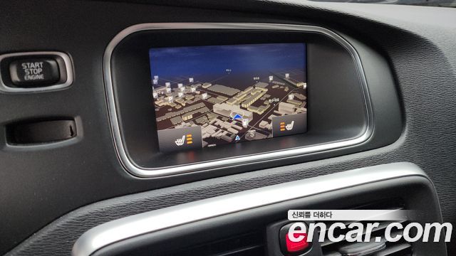 Volvo V40 2018 — photo 14