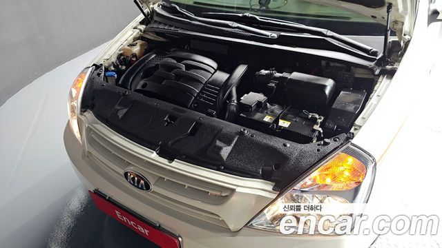 Kia Canival 2008 — photo 6