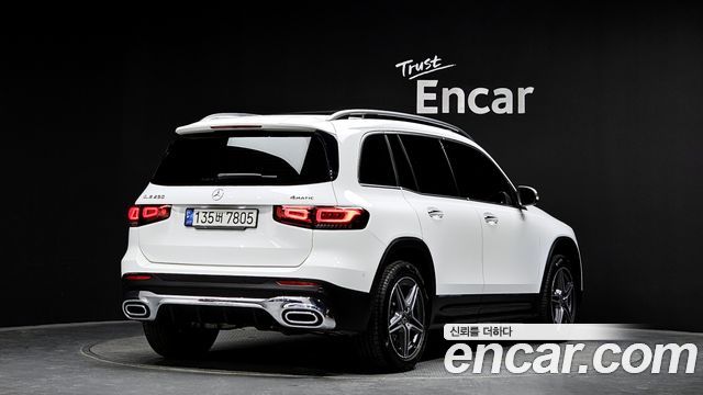 Mercedes-Benz GLB-Class 2022 — photo 2