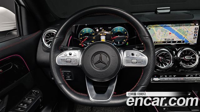 Mercedes-Benz GLB-Class 2022 — photo 13