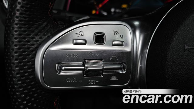 Mercedes-Benz GLB-Class 2022 — photo 19