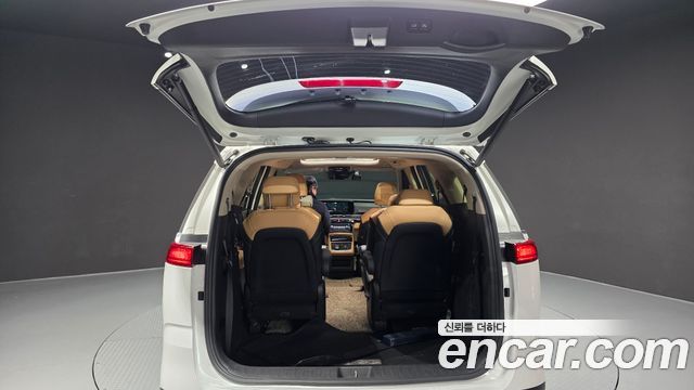 Kia Canival 2021 — photo 20