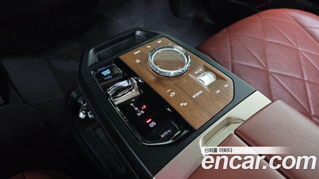 BMW iX 2022 — photo 9