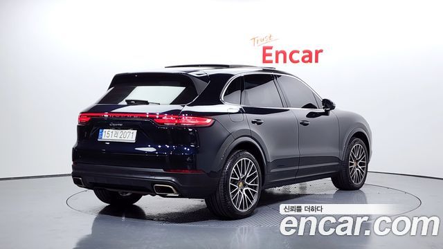 Porsche Cayenne 2021 — photo 2
