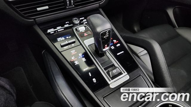 Porsche Cayenne 2021 — photo 9