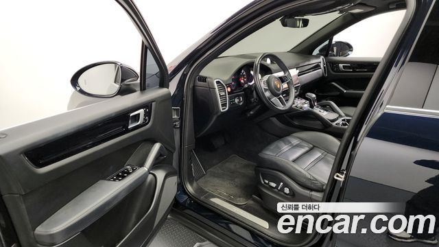 Porsche Cayenne 2021 — photo 10