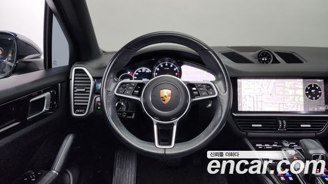 Porsche Cayenne 2021 — photo 13