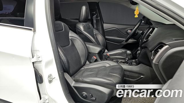 Jeep Cherokee 2019 — photo 10