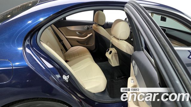 Mercedes-Benz C-Class 2016 — photo 12