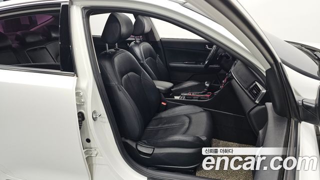Kia K5 2016 — photo 10