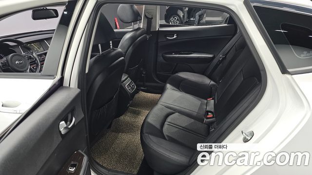 Kia K5 2016 — photo 12