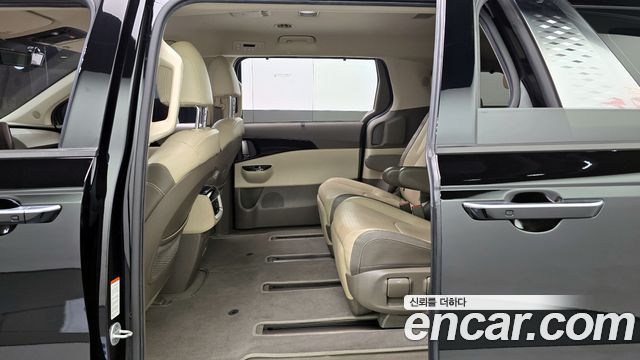 Kia Canival 2021 — photo 12