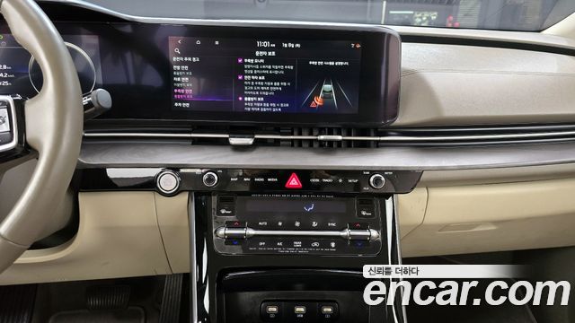 Kia Canival 2021 — photo 16