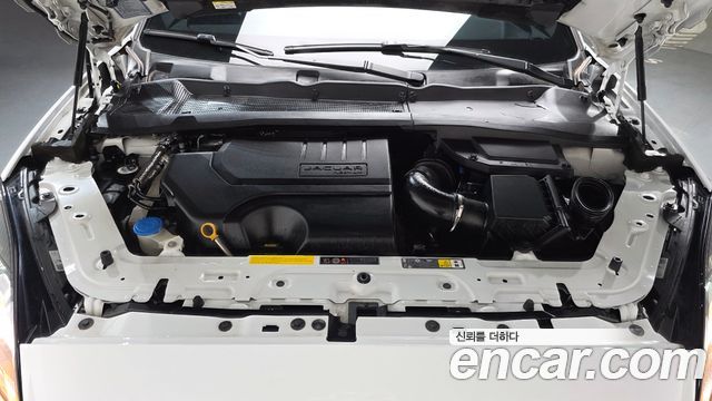 Jaguar E-PACE 2018 — photo 6