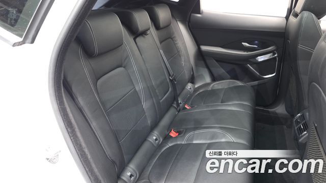 Jaguar E-PACE 2018 — photo 12