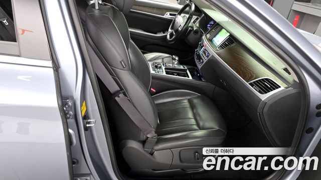 Genesis G80 2017 — photo 12
