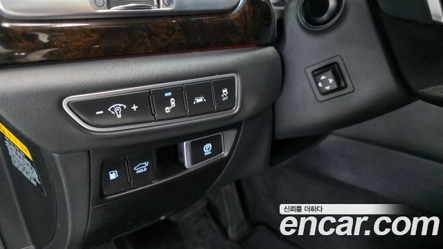 Genesis G90 2019 — photo 13